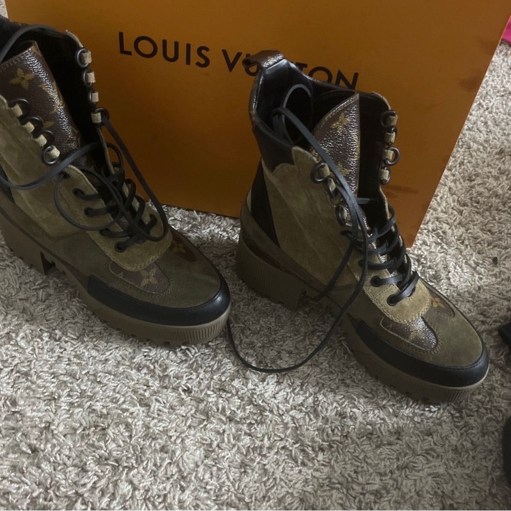 Louis Vuitton Desert boots